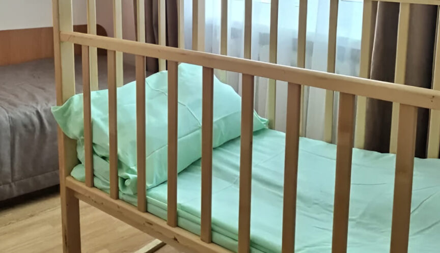 Детская кроватка